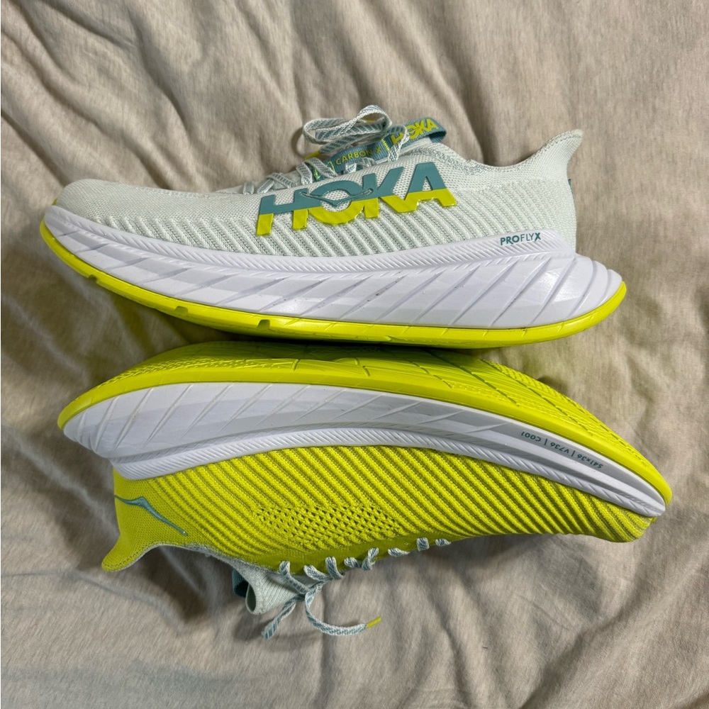 Hoka Carbon x3 carbon plated